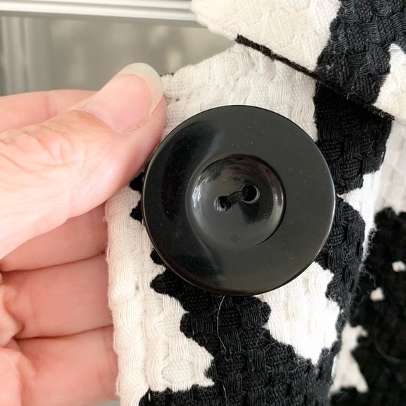 Mac & Jac Black and White Contrast Floral Print Topper Jacket - Picture 8 of 10